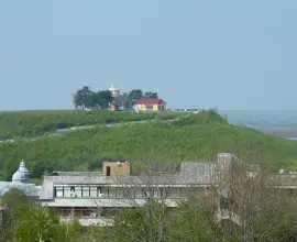 Foto Proiectul crucii uriașe anunţate de Mario De Mezzo la Slatina, criticat dur: „Frizează ridicolul național”