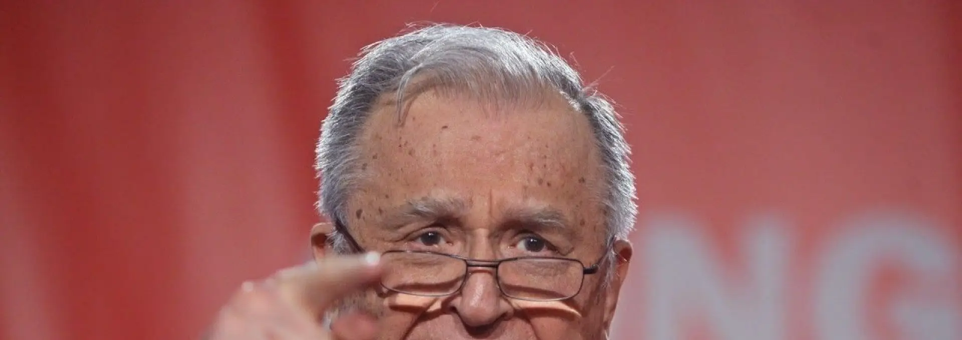 Foto Fostul preşedinte Ion Iliescu a murit. Primul preşedinte al României post-comuniste avea 95 de ani