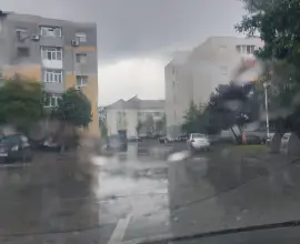 Foto Cod Galben de averse torenţiale, vijelii şi grindină în Slatina, dar şi alte localităţi din Olt