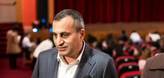 Foto Atac dur lansat de Marius Oprescu la adresa primarului din Slatina și a deputatului PNL Gigel Știrbu (VIDEO)