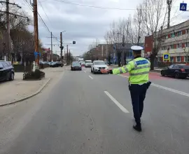 Foto Dosare penale pentru doi bărbaţi, din Valea Mare şi Tia Mare, depistaţi în trafic fără permis
