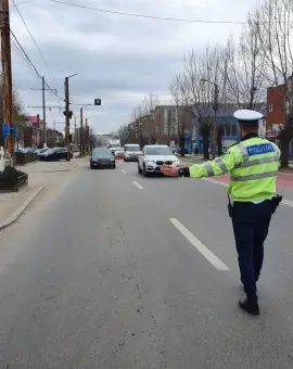 Foto Dosare penale pentru doi bărbaţi, din Valea Mare şi Tia Mare, depistaţi în trafic fără permis