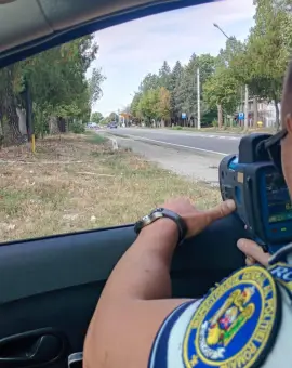 Foto Razie în Olt: 23 de permise reţinute, în doar două zile. Slătinean surprins cu 110 km/oră în Grădinari