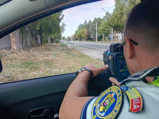Foto Razie în Olt: 23 de permise reţinute, în doar două zile. Slătinean surprins cu 110 km/oră în Grădinari