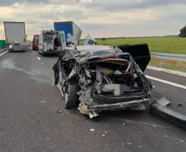 Foto Accident pe DEx12, în Argeş. Trei persoane rănite