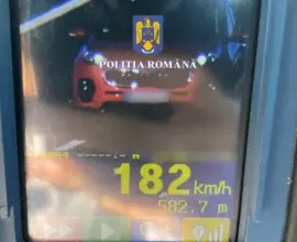 Foto 100 de permise reţinute, în Olt, în câteva zile. Depăşiri ale vitezei legale pe DEx 12
