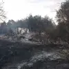Foto Incendiu violent în Cungrea. Focul de la vegetaţie s-a extins la casele oamenilor