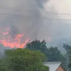 Foto Misiunea de stingere a incendiului de la Cungrea nu s-a încheiat. Patru gospodării afectate