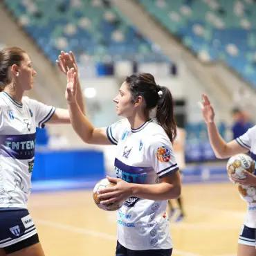 Foto CSM Slatina participă la Cupa Craiovei. Turneul de pregătire transmis pe TVR Sport