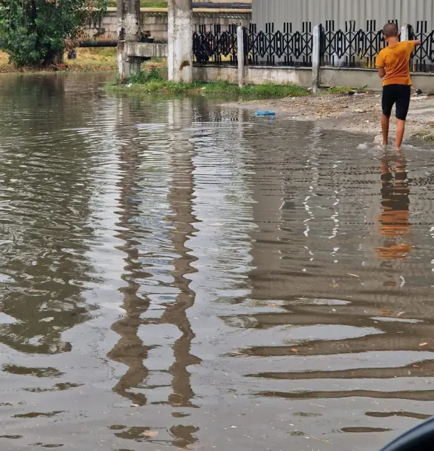 Foto Aceasta este Slatina „strălucitoare”!? Dezastru în mai multe zone ale oraşului, după ploaia torenţială de luni seara (FOTO&VIDEO)