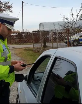 Foto 77 de permise reţinute şi amenzi în valoare de 280.000 de lei, în Olt, în minivacanţa de Sf. Maria