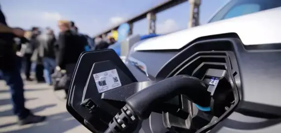 Foto RABLA 2025 în era austerităţii. Tichetul pentru mașini electrice ar putea scădea la 20.000 de lei, de la 37.000 de lei