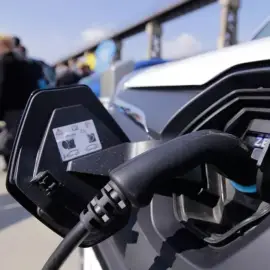 Foto RABLA 2025 în era austerităţii. Tichetul pentru mașini electrice ar putea scădea la 20.000 de lei, de la 37.000 de lei