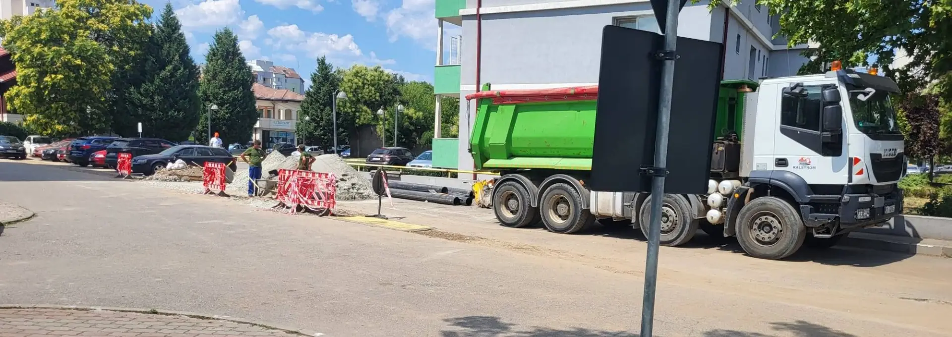 Foto O firmă înființată de două săptămâni lucrează la canalizarea Slatinei. Nebuloasa din jurul contractului atribuit de Compania de Apă Olt