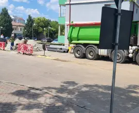 Foto O firmă înființată de două săptămâni lucrează la canalizarea Slatinei. Nebuloasa din jurul contractului atribuit de Compania de Apă Olt