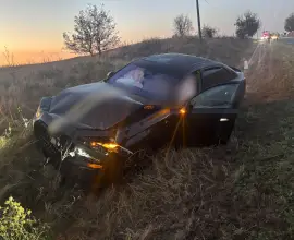 Foto Accident la Pleşoiu. Două persoane la spital
