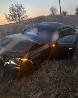 Foto Accident la Pleşoiu. Două persoane la spital