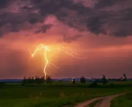 Foto Vijelii și instabilitate atmosferică, în judeţul Olt începând cu ora 12.00. Rafalele vor ajunge şi la 90 km pe oră