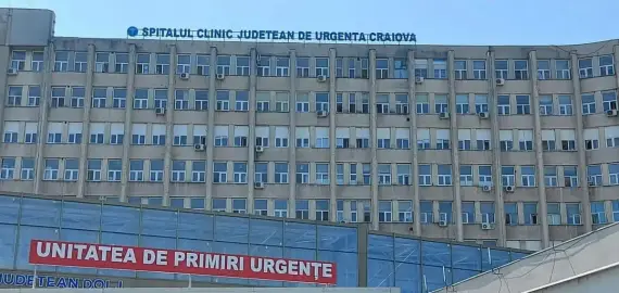 Foto Copilul care era să se înece într-o piscină din Potcoava, în stare gravă la Spitalul Craiova