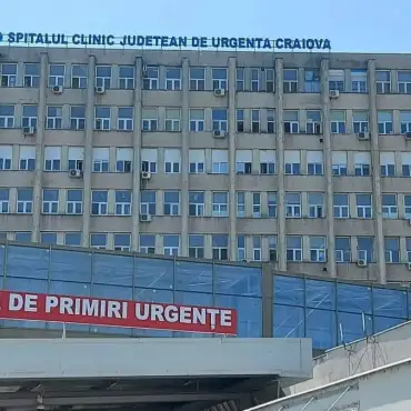 Foto Copilul care era să se înece într-o piscină din Potcoava, în stare gravă la Spitalul Craiova