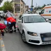 Foto FOTO. Accident în Slatina. Un autoturism care ieşea dintr-o spălătorie a lovit un pieton