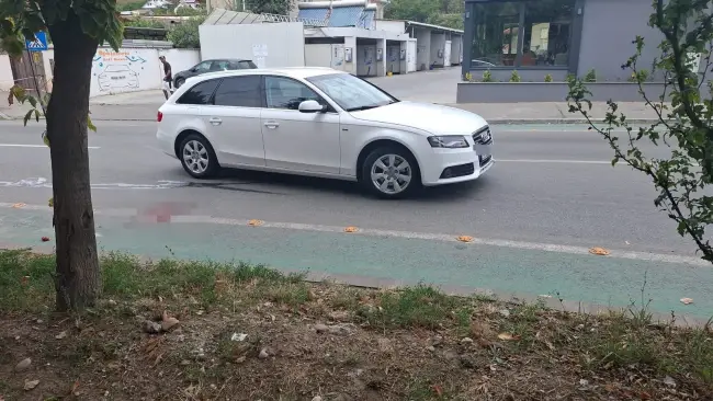 Foto FOTO. Accident în Slatina. Un autoturism care ieşea dintr-o spălătorie a lovit un pieton