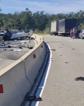Foto Accident pe DN 65, în zona Pădurii Saru din Olt, un craiovean de 45 de ani a ajuns la spital