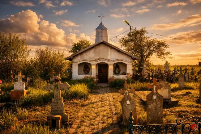 Cimitirul vechi al satului