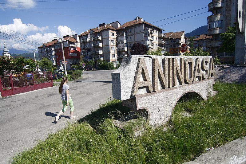 11 blocuri din Aninoasa, în care locuiesc peste 500 de persoane vor fi