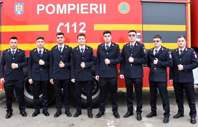 Opt salvatori noi se alătură echipei ISU Olt