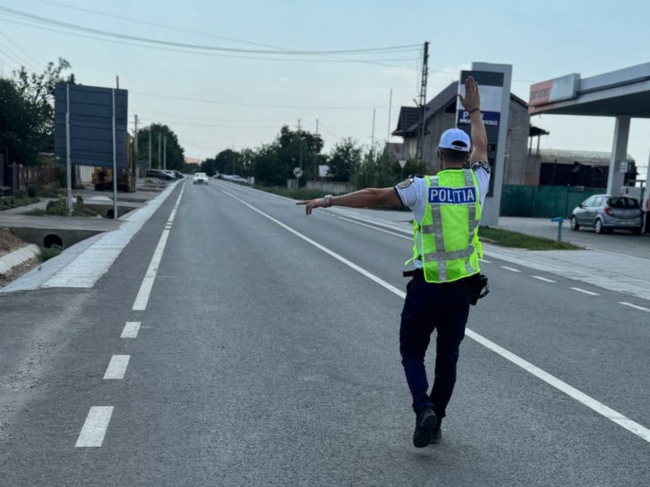 „Opriti în trafic fără permis și sub influența alcoolului, descoperiți de polițiști”