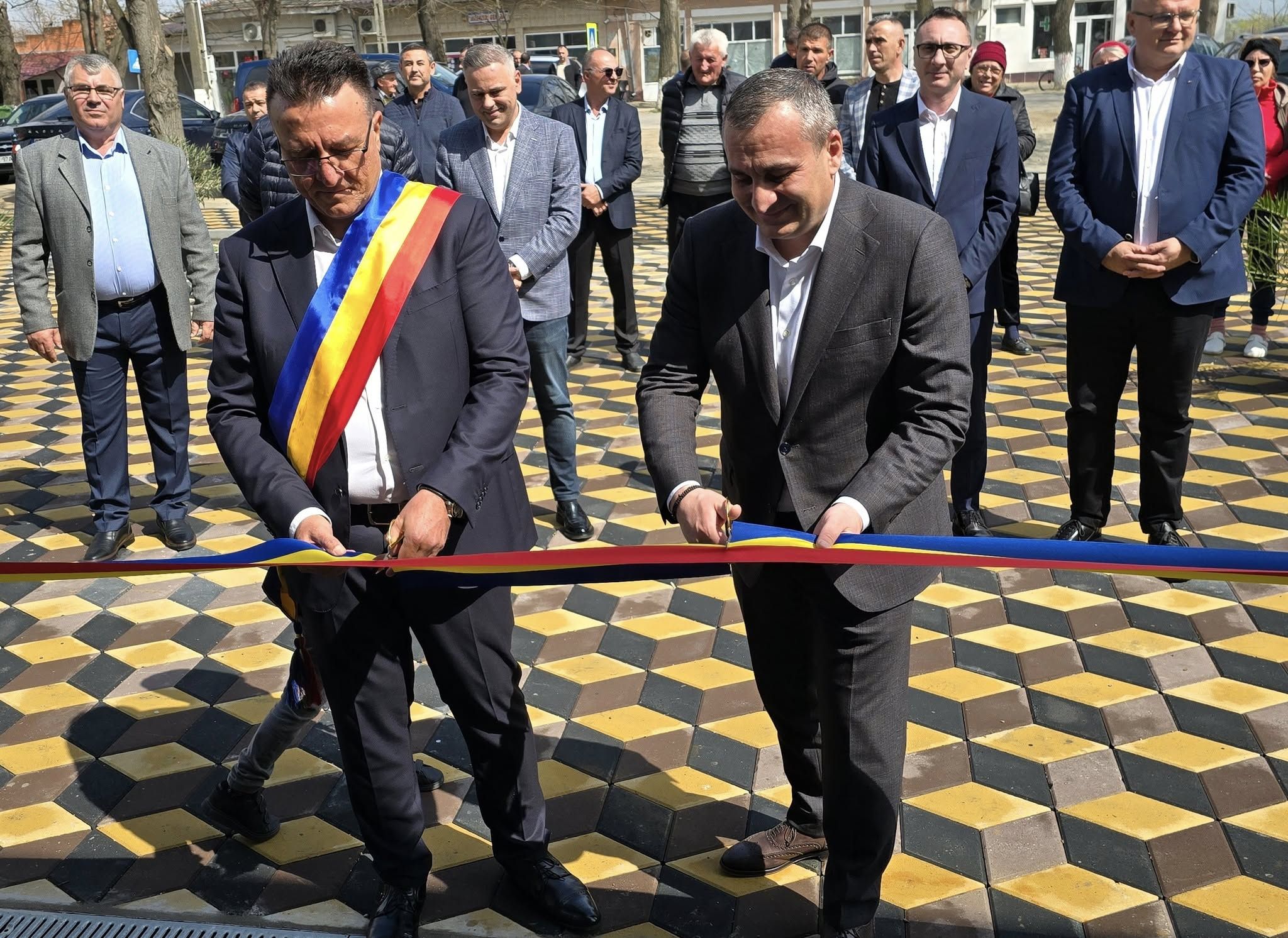 Primăria Băbiciu își deschide un nou sediu, alături de oficiali importanți (FOTO)