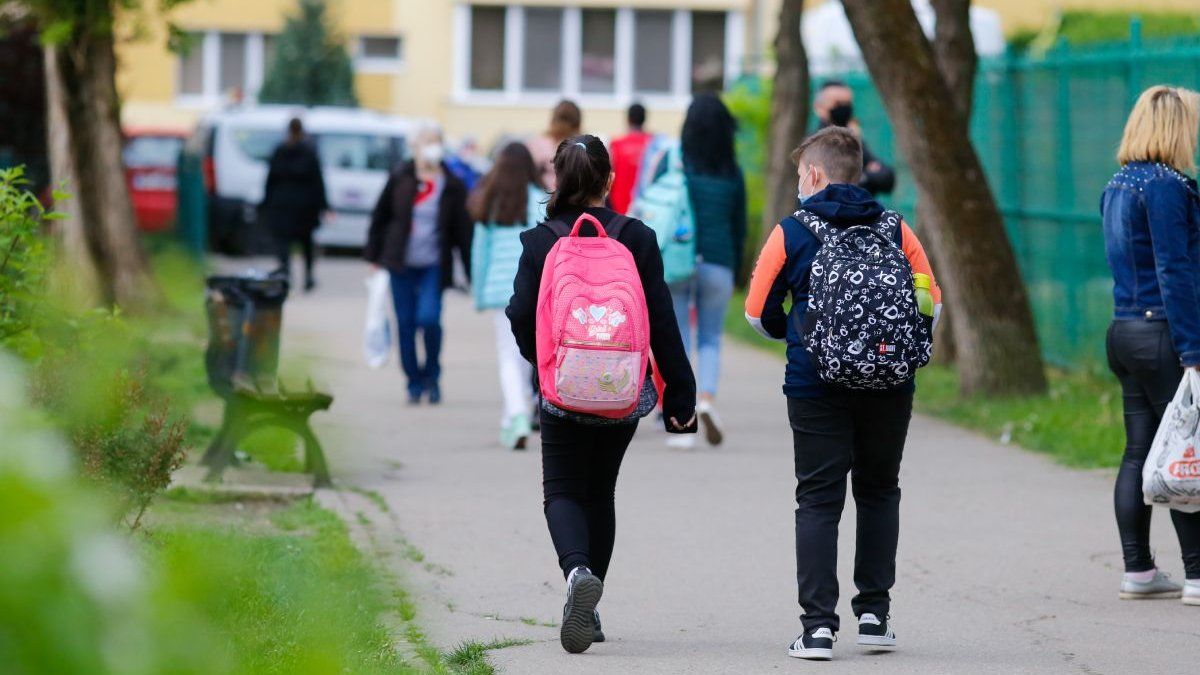 Final de vacanţă. Revin la cursuri elevii şi copiii de grădiniţă ...